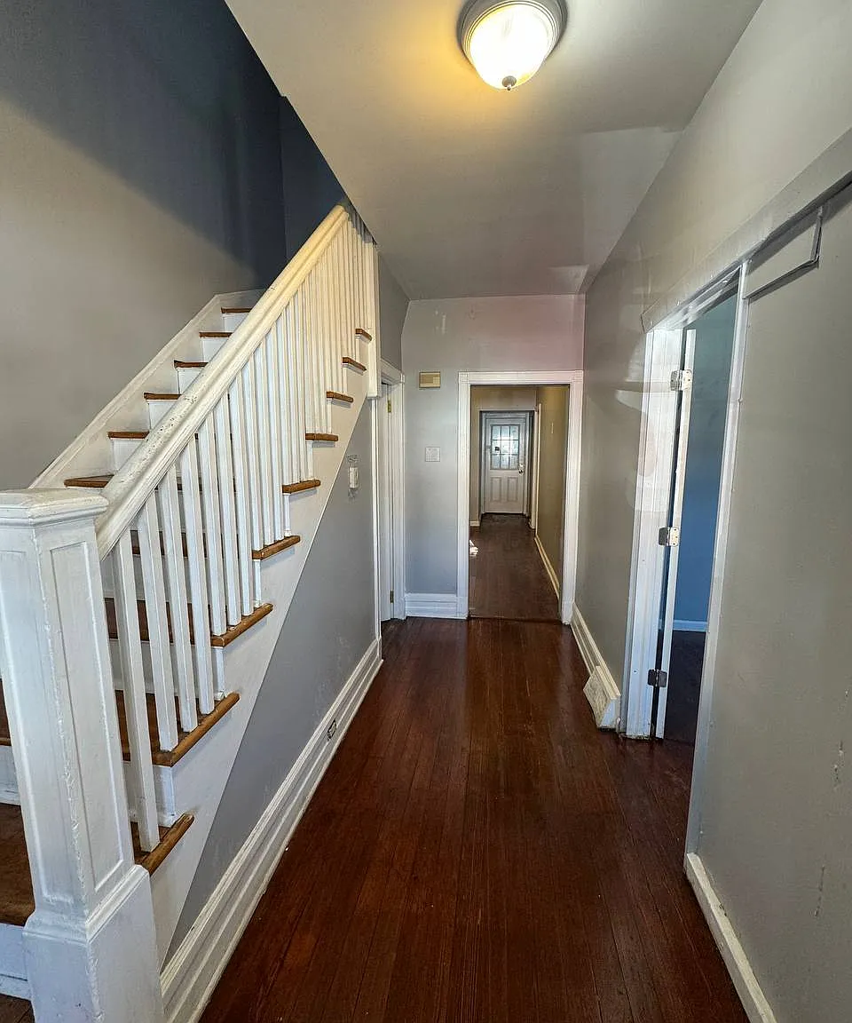 309 East Avenue — Photo 2