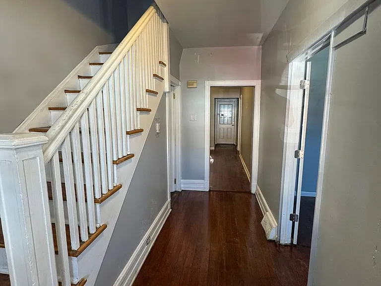 309 East Ave — Photo 2