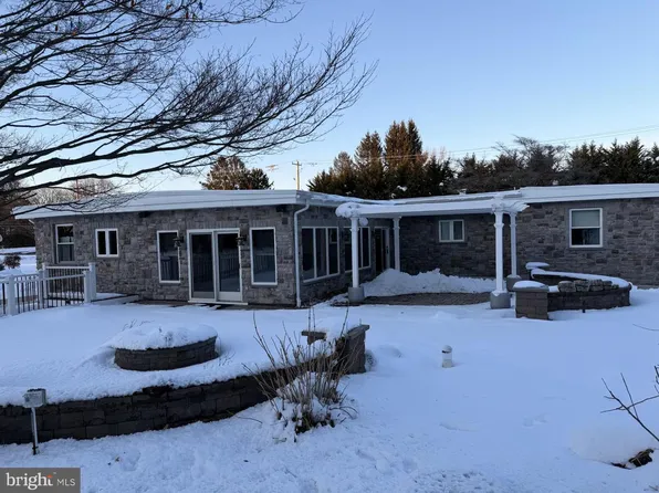 352 Concord Rd, Glen Mills, PA 19342