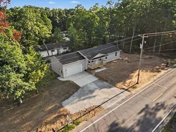 480 W Kenwood St, Twin Lake, MI 49457
