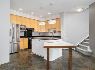 2142 17th St SW #2142, Calgary, AB T2T 4M4