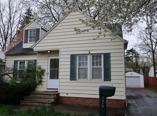 1514 S Taylor Rd, Cleveland Heights, OH 44118