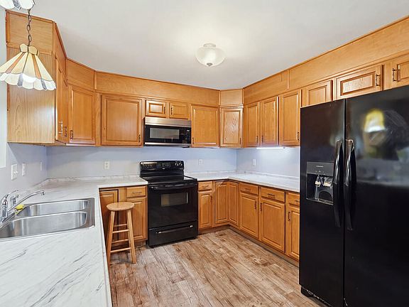 4th image of 2179 Pippin Rd