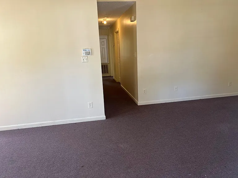 534 Hanson St — Photo 9