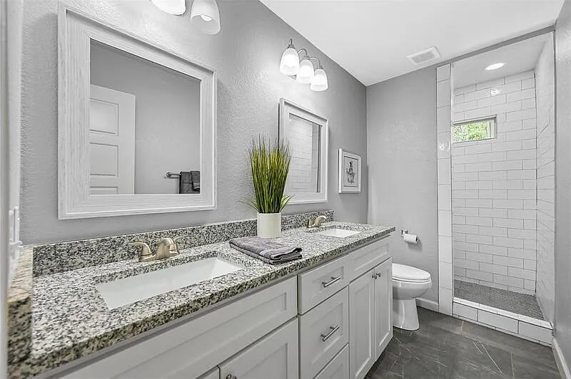 3 bed, 3.0 bath, 1400 sqft, $2,300 — Photo 4