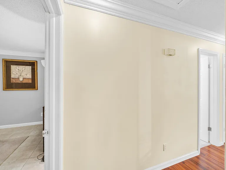 1350 Riverside Cir #1 — Photo 19