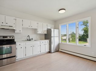 3207 Johnson Ave NW APT 1, Cedar Rapids, IA 52405