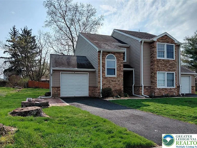 228 Spring House Ln — Photo 5