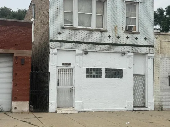 8462 S Commercial Ave, Chicago, IL 60617