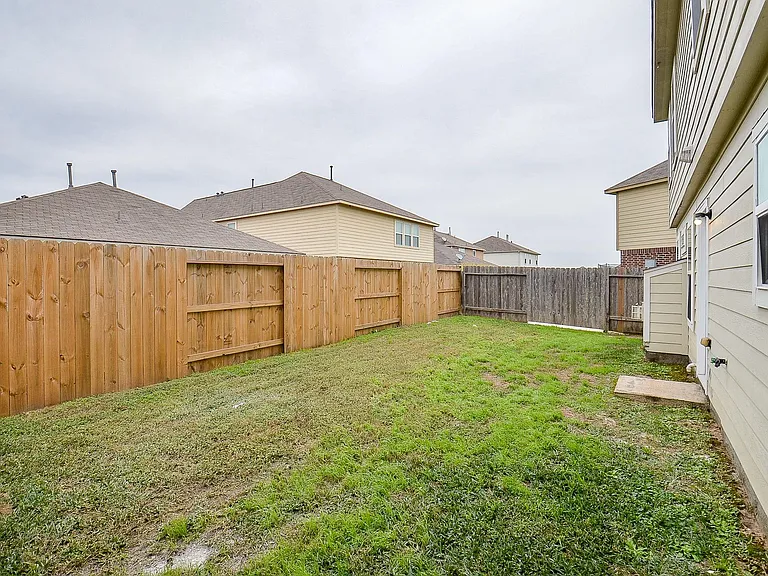 21610 Yeaney Dr — Photo 31