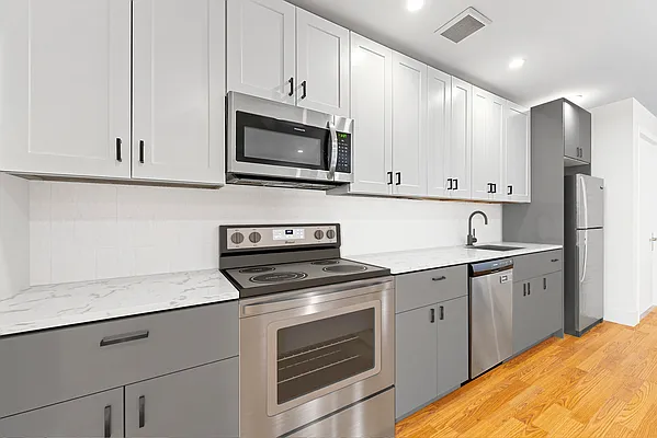 Rented by Compass | media 13