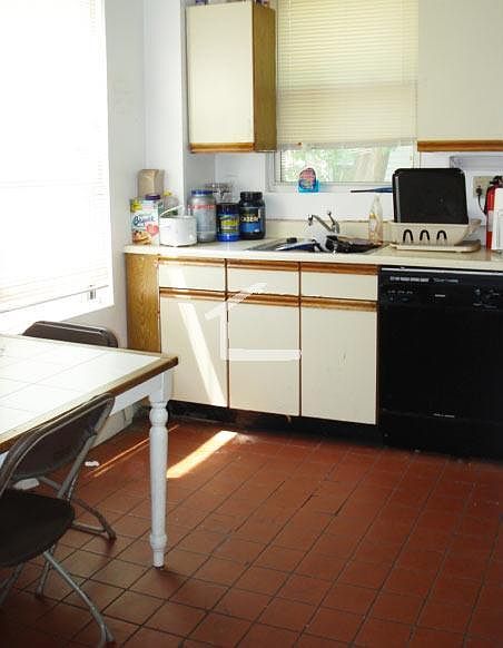 2nd image of 67 Ashford St #65-1
