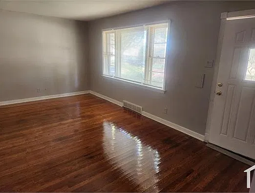 3 bed, $1,295 — Photo 2