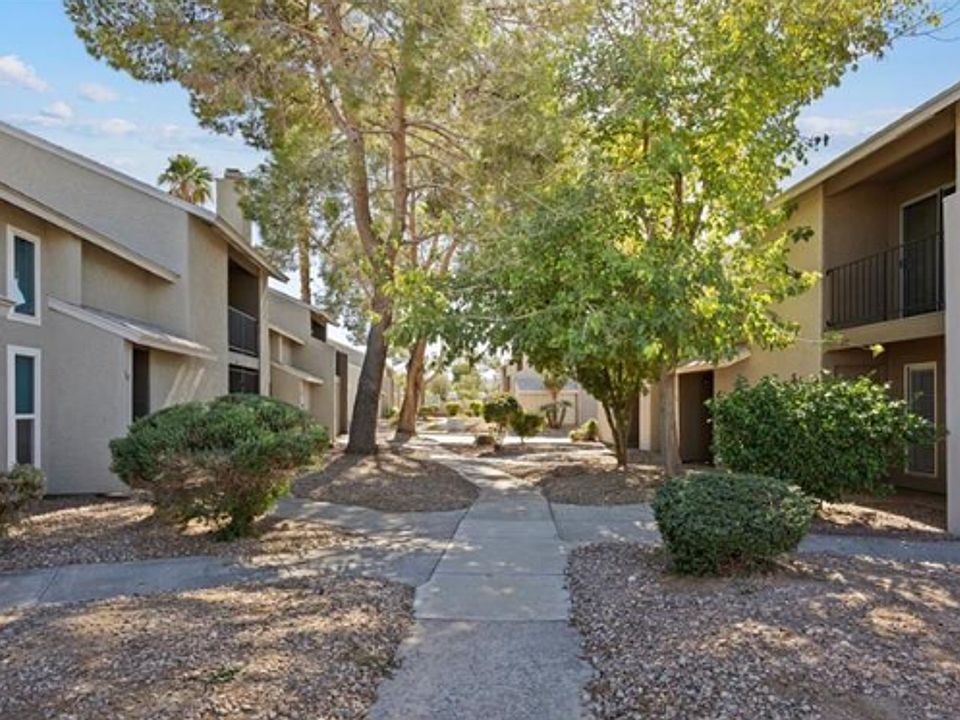 2nd image of 563 Sellers Pl