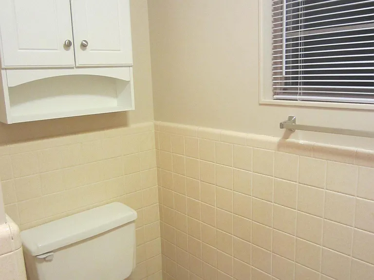 4210 N Center St — Photo 18