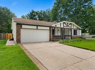1060 Timberwood Trails Dr, Florissant, MO 63031
