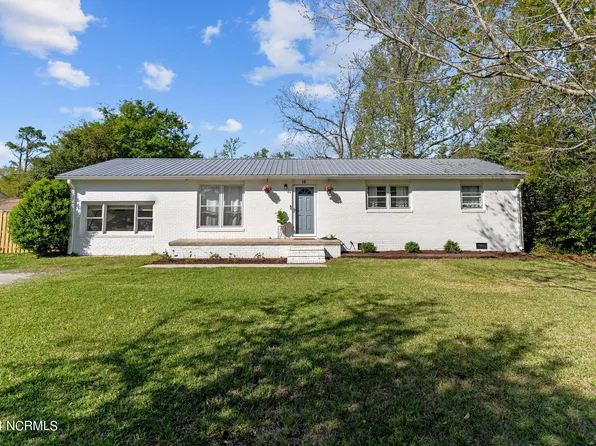 18 Green Meadows Drive, Wilmington, NC 28405