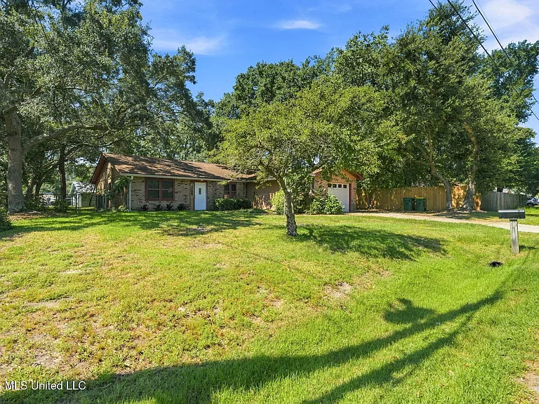 8505 Mermaid Ave — Photo 3