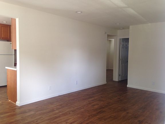 2nd image of 2167 Pasetta Dr APT 1