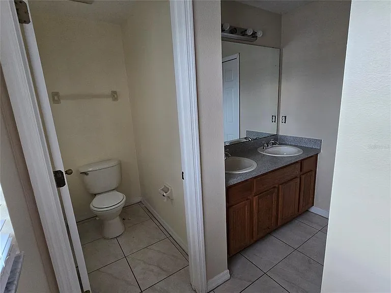 2039 Cypress Bay Blvd — Photo 9