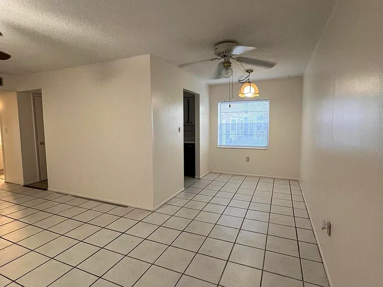 190 E Olmstead Dr #H1 — Photo 5