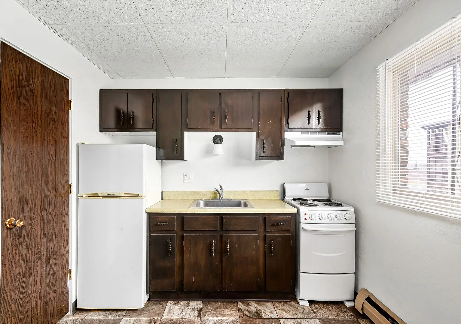 Magic Manor Apartments — Photo 4