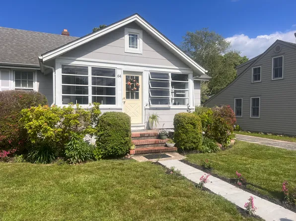 https://photos.zillowstatic.com/fp/399547bfd7ee996b999d6854ff54488e-p_e.webp
