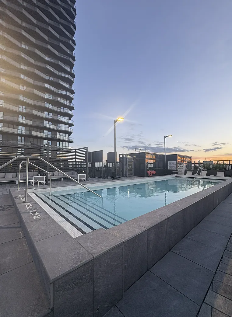 2 bed, 810 sqft, $2,100 — Photo 1