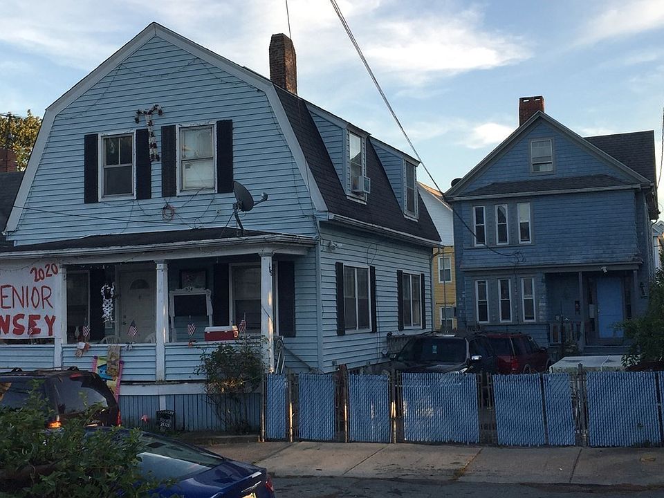 2nd image of 166 1/2 Grinnell St