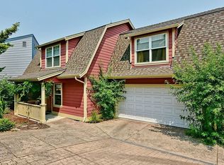 861 Blackberry Ln, Ashland, OR