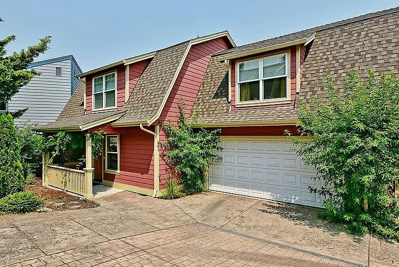 861 Blackberry Ln photo 1