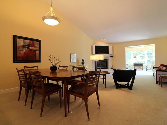 5th image of 106 Rose Ct