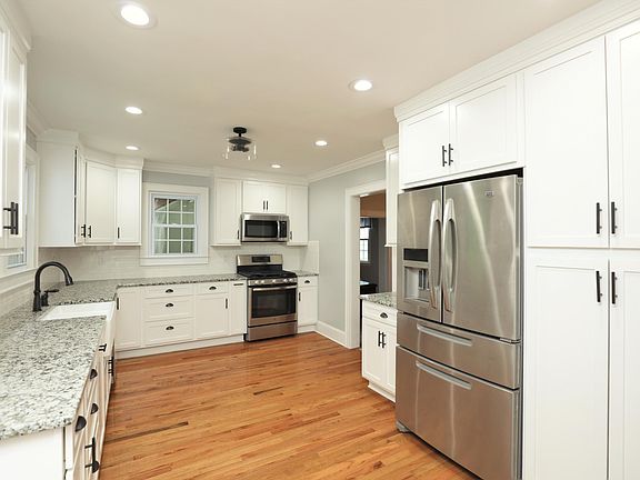 5th image of 238 Meadow Dr