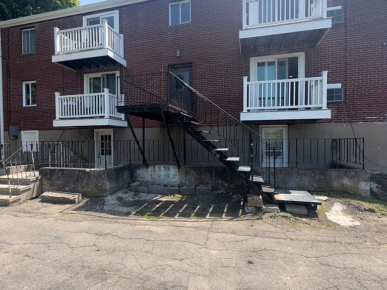 51 Plover Rd #D — Photo 12