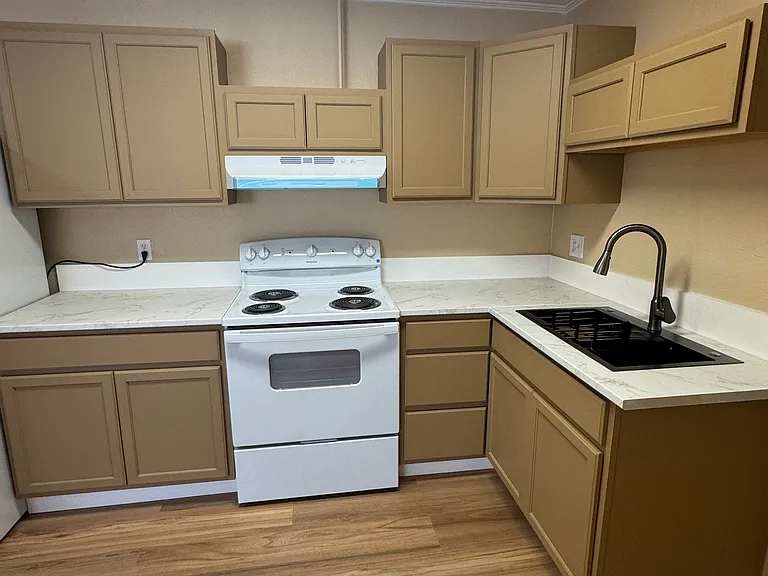 184 Westwood Dr #B — Photo 6