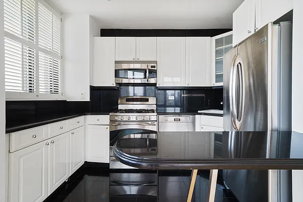 Rented by Balen Real Estate, LLC | media 16