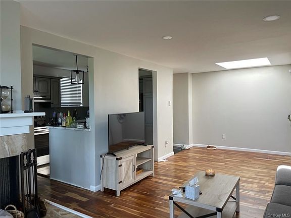 5th image of 610 Drew Ln #610