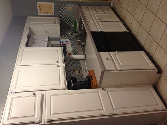 3rd image of 140 Moorewood Ave