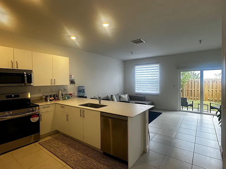 2811 SE 26th Ave — Photo 5