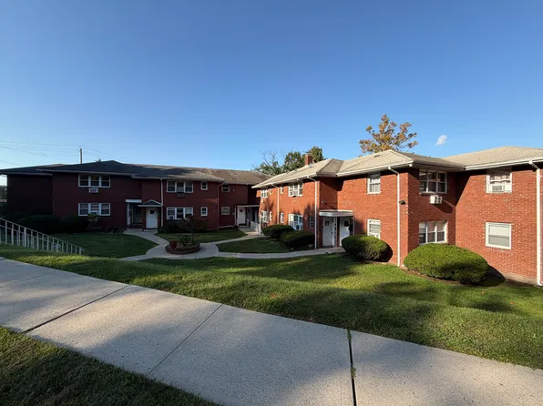 325 Grantwood Blvd APT 1B, Palisades Park, NJ 07650