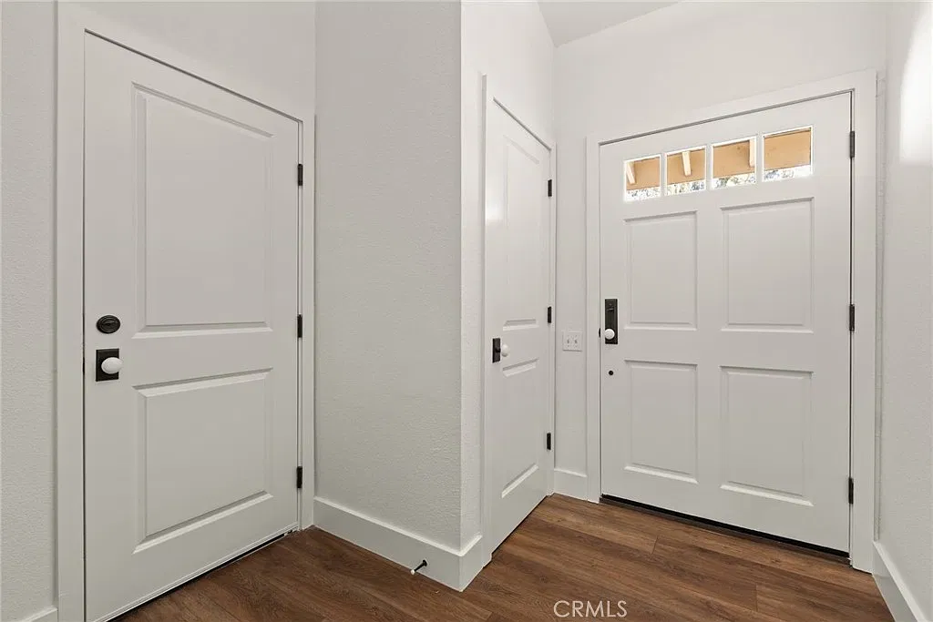 3 bed, 2.5 bath, 1800 sqft, $4,250 — Photo 4