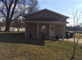 914 Green St, Henry, IL 61537