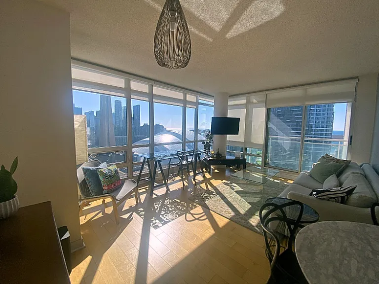 397 Front St W #3910 — Photo 3