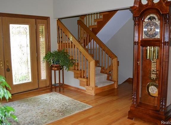 2nd image of 9392 Thornhill Dr