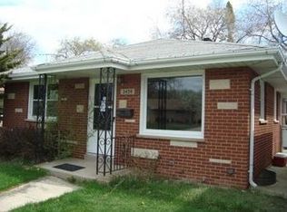 2439 Linden Ave, Waukegan, IL 60087
