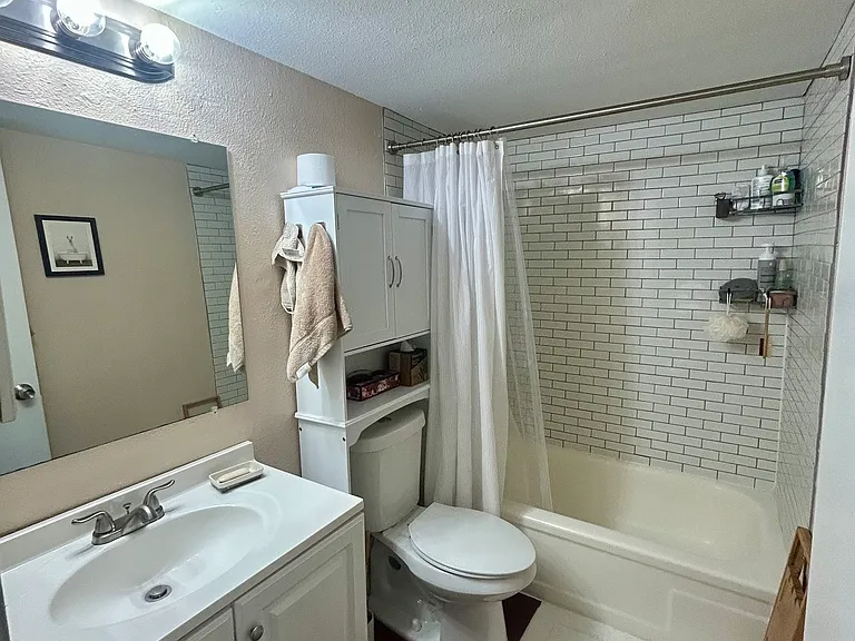 2207 Leon St #209 — Photo 13