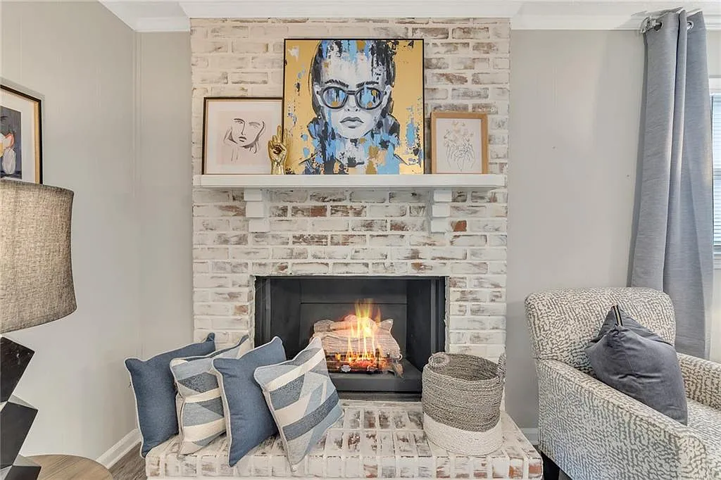 3 bed, 2.0 bath, $4,750 — Photo 4