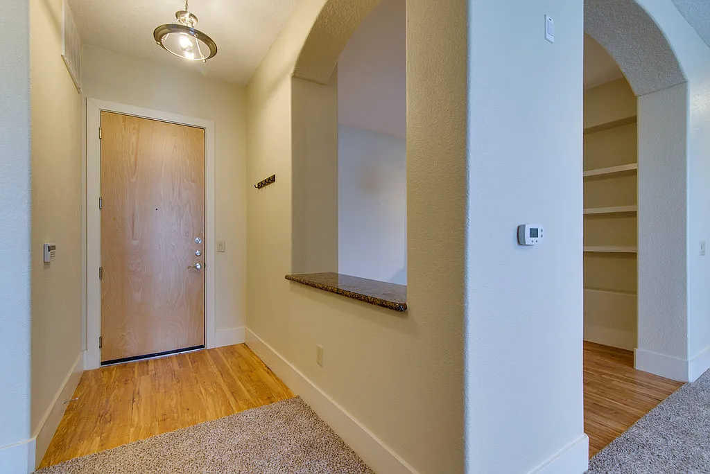 2-Bed/2-Bath in Green Hills/Belmont/Vanderbilt — Photo 2