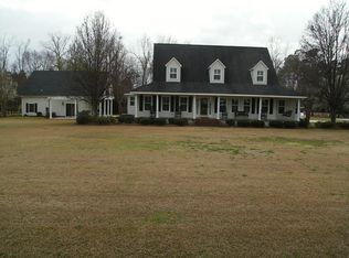 208 Hemlock Dr, Whiteville, NC 28472