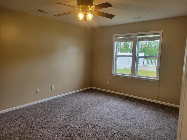 209 Meadowlark Ln — Photo 13